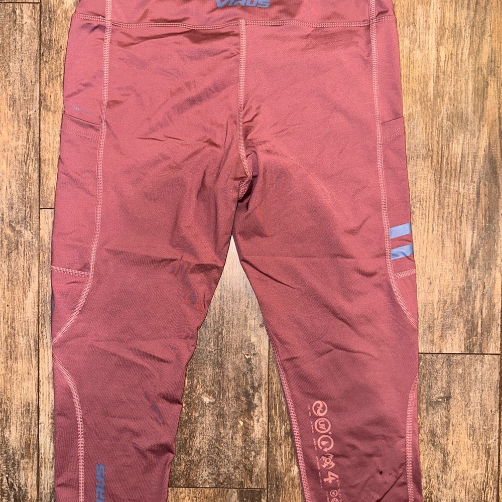 Virus Crop leggings